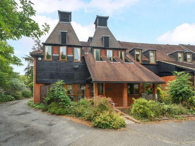 House for sale in Puttenham, Westborough