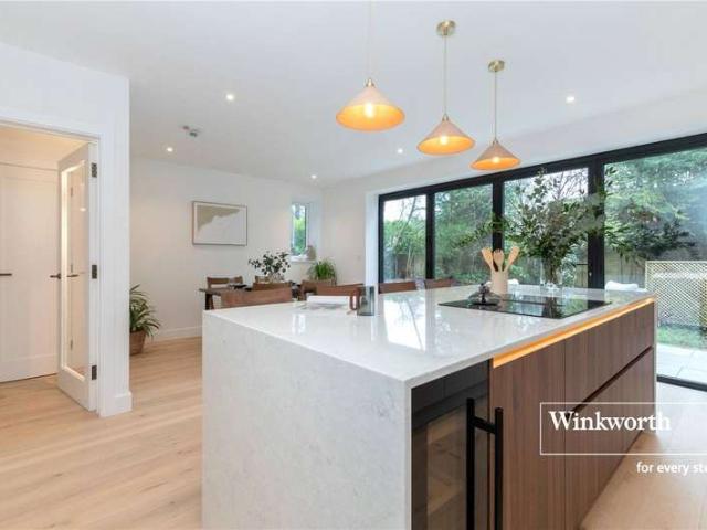 House for sale in Tricketts Cross, Ferndown