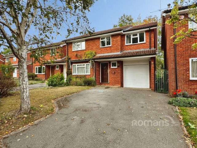 House for sale in Little Sandhurst, Sandhurst