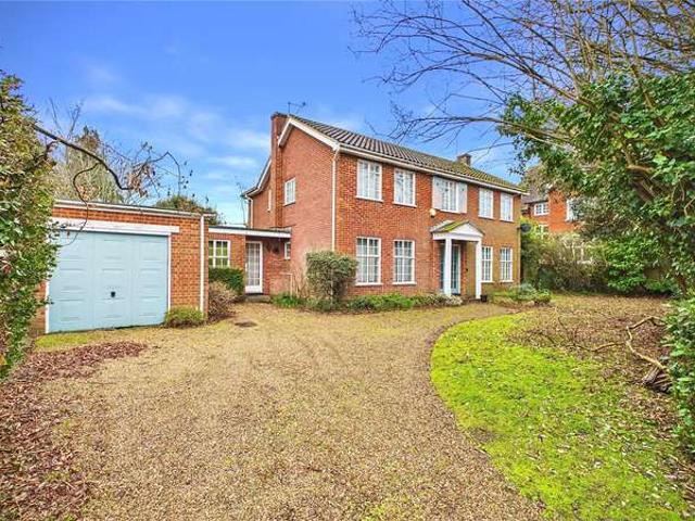 House for sale in Horsell, Woking