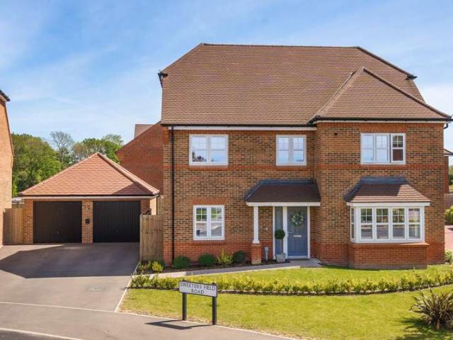House for sale in Fole, Surrey