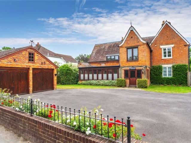 House for sale in St. Nicholas, Hurst, Binfield
