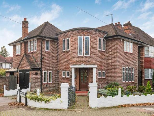 House for sale in Greater London