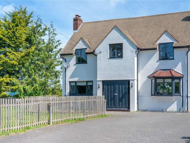 House for sale in Dale Hill, Essex