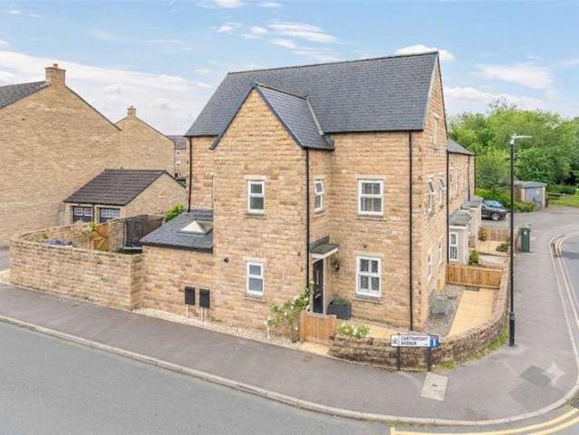 House for sale in Westfield, Guiseley