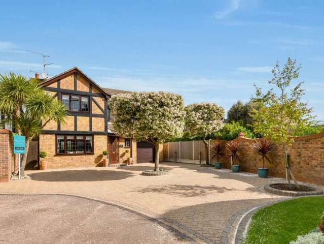 House for sale in North Shoebury, Alton Barnes