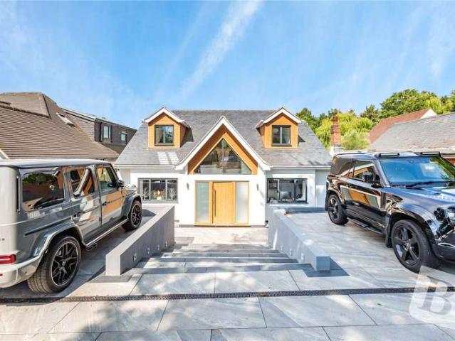 House for sale in Romford, Havering