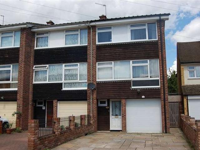 House for sale in Emerson Park, Greater London