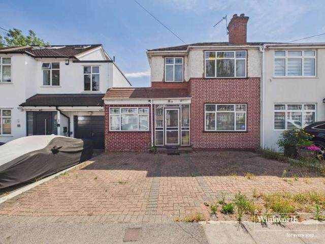 House for sale in Kenton, Greater London
