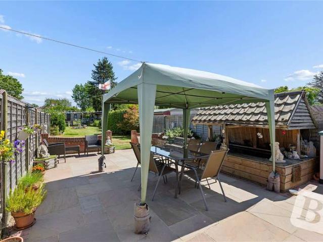House for sale in South Hornchurch, Greater London