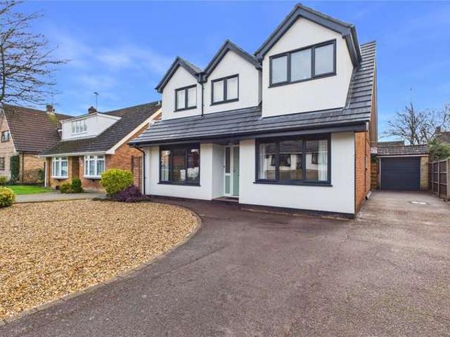 House for sale in Heol-las, Surrey