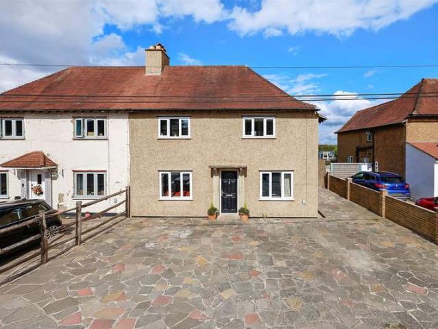 House for sale in Netherne-on-the-Hill, Reigate and Banstead