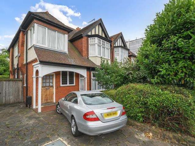 House for sale in Mill Hill, Greater London