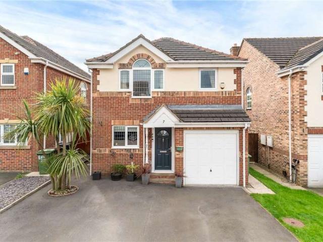 House for sale in West Ardsley, Tingley