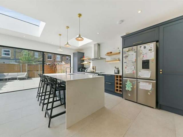 House for rent in London Borough of Merton, Merton Park