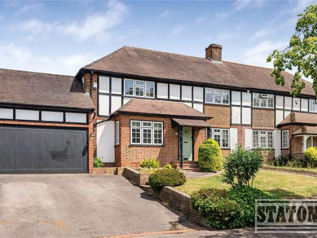 House for sale in Potters Bar, Hertfordshire