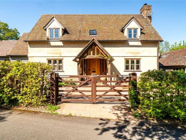 House for sale in Pembridge