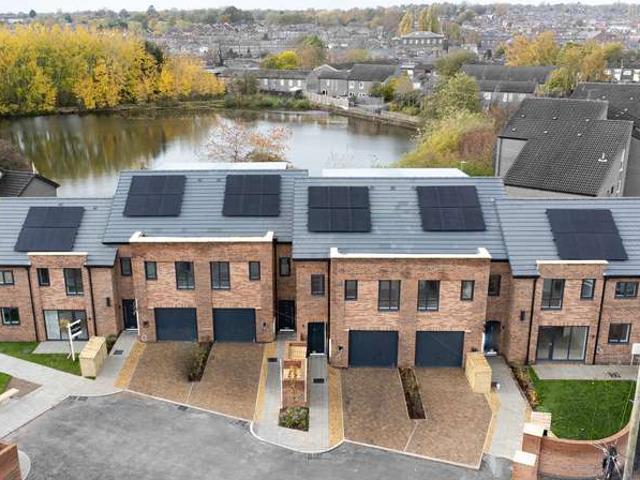 House for sale in Hurdsfield, Macclesfield