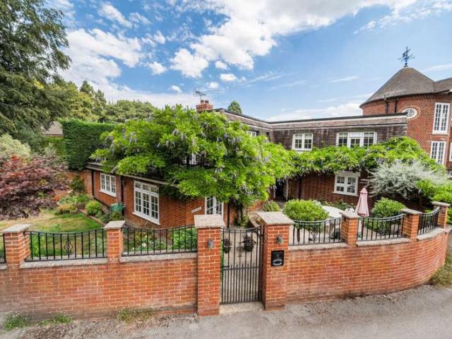 House for sale in Sunninghill and Ascot, Beggar's Bush
