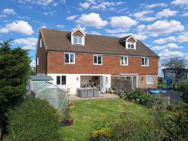 House for sale in Ewhurst, Heathlands