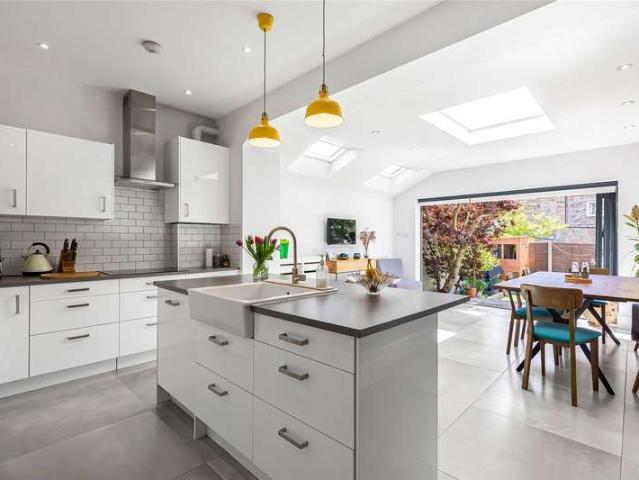 House for sale in Furzedown, Greater London