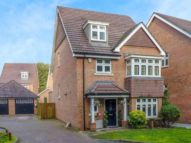 House for sale in Woodley