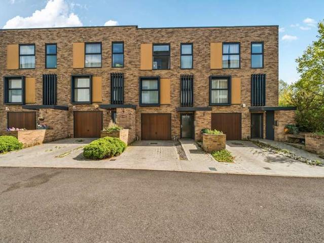 House for sale in Denham