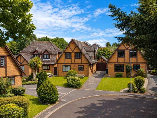House for sale in Highcliffe