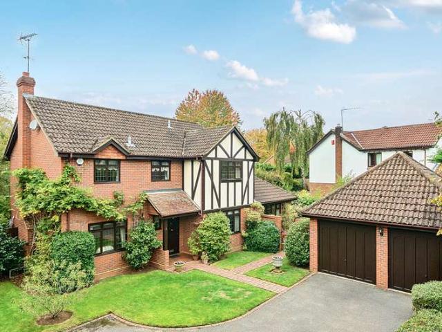 House for sale in Binscombe, Fole