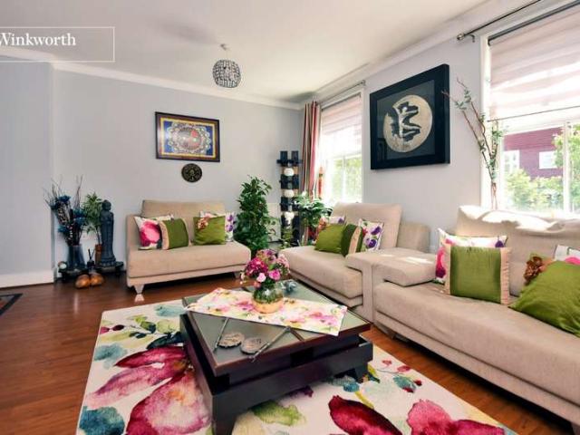 House for sale in Worcester Park, Greater London