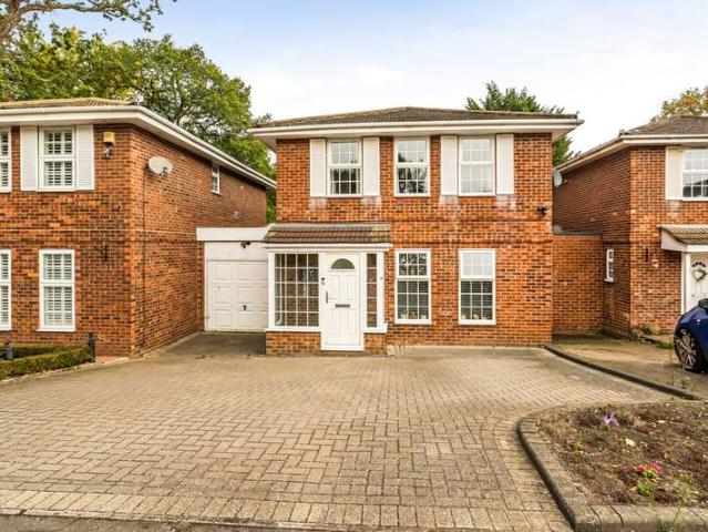 House for sale in Lightwater, Surrey Heath