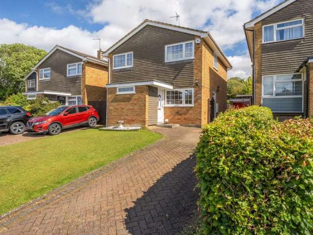 House for sale in Woodside Estate, Houghton Regis