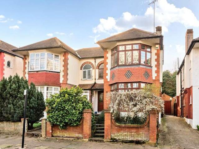 House for sale in Greater London