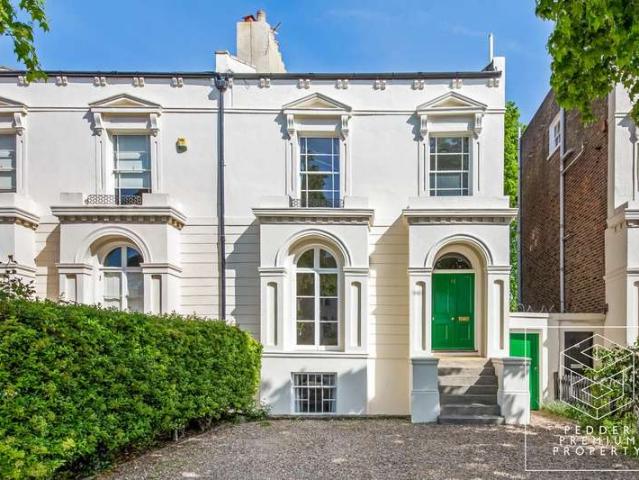 House for sale in Tulse Hill, Greater London