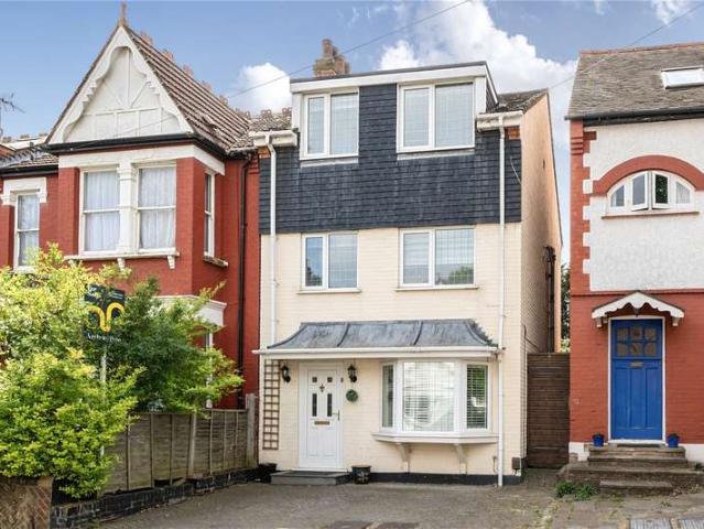 House for sale in Palmers Green, Greater London