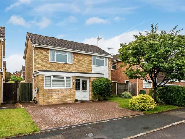 House for sale in Boxgrove, Guildford