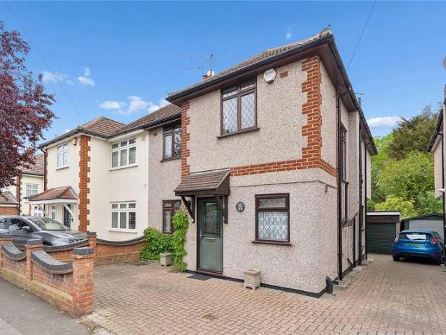 House for sale in Elm Park, Greater London