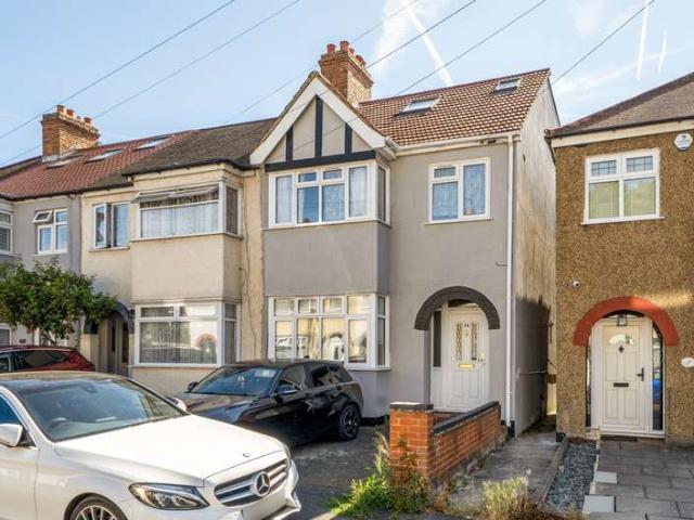 House for sale in London Borough of Merton, Mitcham