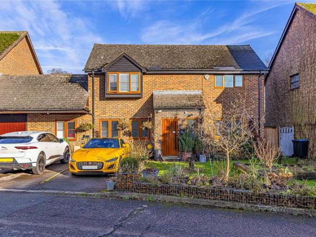 House for sale in Pouchen End, Hertfordshire