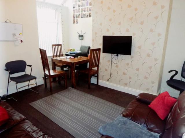 Room for rent in Higher Broughton, Salford