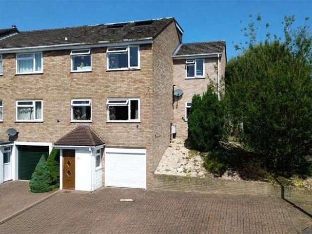 House for sale in Burghfield Common, West Berkshire