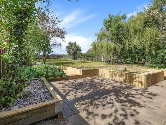House for sale in Pachesham Park, Surrey