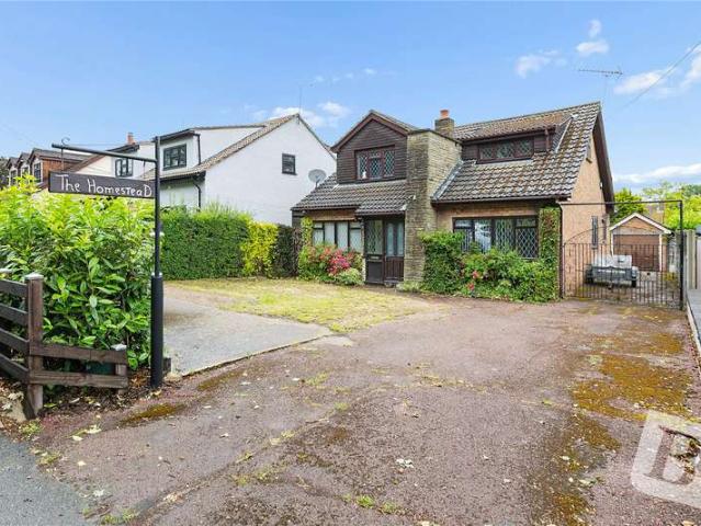 House for sale in Navestock Side, Essex