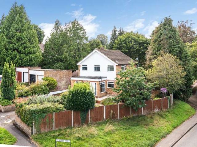 House for sale in Horsell, Woking