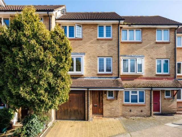 House for sale in Southfields, Greater London