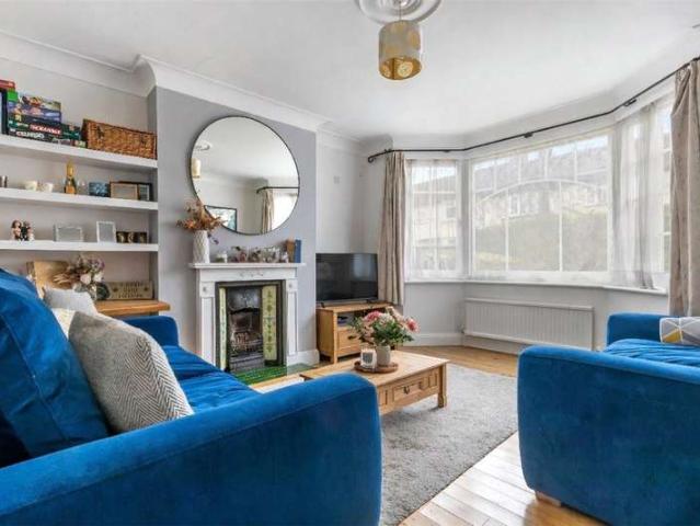 House for sale in London Borough of Merton, Mitcham
