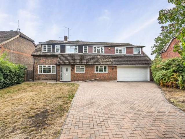 House for sale in Old Dean, Heol-las