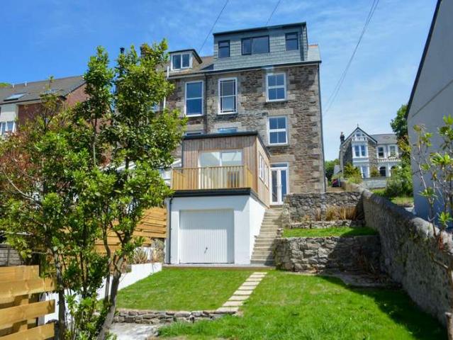 House for sale in Mount Ambrose, Cornwall