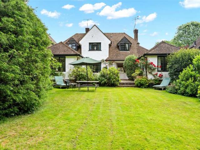 House for sale in Oxted, Hillview