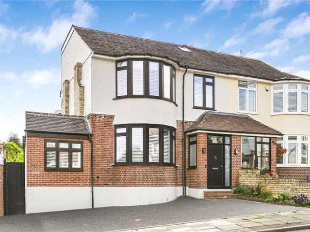 House for sale in East Barnet, Greater London